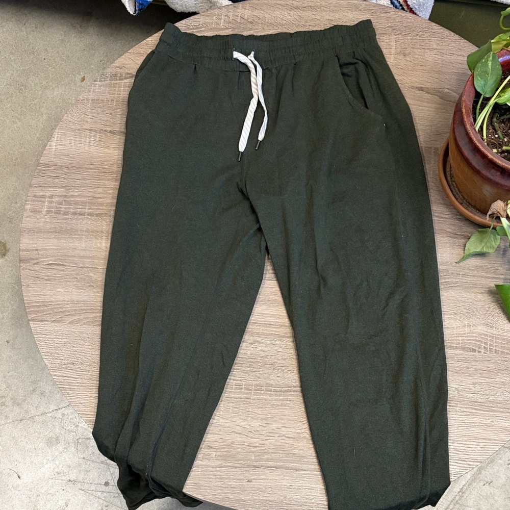 Vuori Olive Drawstring Joggers with White Cord
